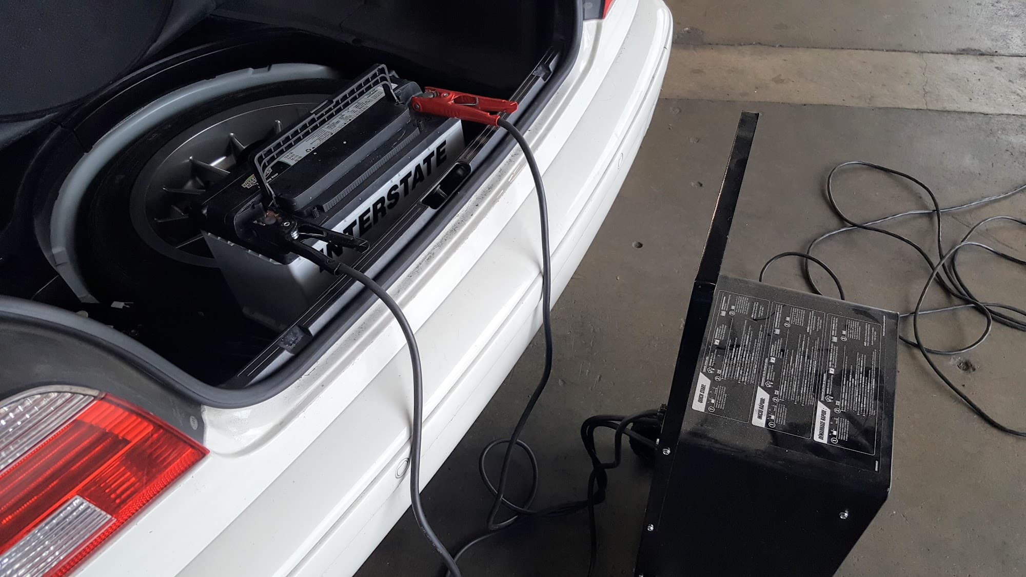 Auto Air Conditioning Refrigerant Recharge Station